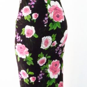 Abito estivo lungo con scollatura sulla schiena