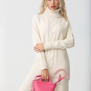 Maglia spessa con collo alto