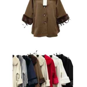 Cappotto Svasato "Lady Charm" con Collo e Polsini in Ecopelliccia